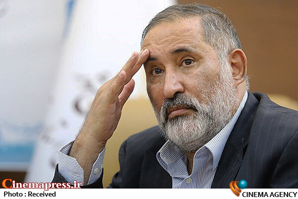 «سرزمین شعر» در ماه مبارک رمضان روی آنتن میرود علیرضا قزوه