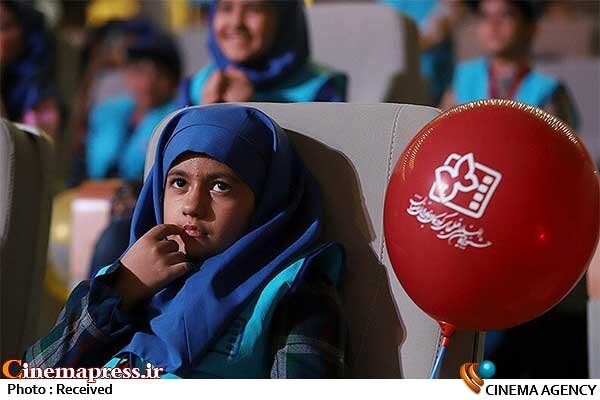 اگر «جشنواره فیلمهای کودکان و نوجوانان» با برنامهریزی دقیق و «نگاه خانوادهمحور» تداوم یابد میتواند در تحقق اهداف کلان «جوانی جمعیت» نقش آفرین باشد اگر «جشنواره فیلمهای کودکان و نوجوانان» با برنامهریزی دقیق و «نگاه خانوادهمحور» تداوم یابد میتواند در تحقق اهداف کلان «جوانی جمعیت» نقش آفرین باشد