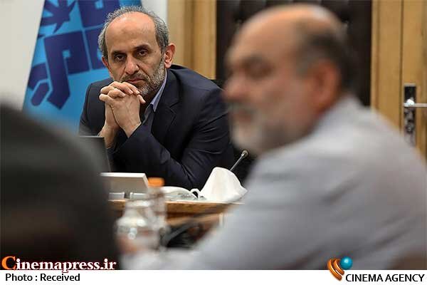 برنامهسازان ترجیح میدهند به سمت تولیدات سبکتر با هزینه کمتر بروند که آفتی برای تولیدات فاخر است! پیمان جبلی؛ صدا و سیما