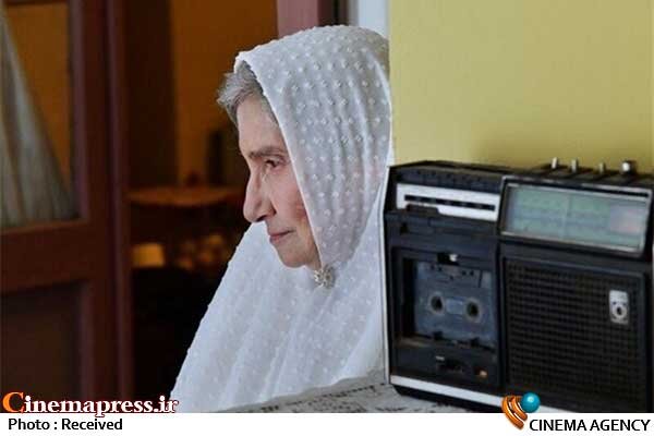 پس از دریافت «پروانه نمایش» درباره حضور یا عدم حضور فیلم در «جشنواره فجر» تصمیم خواهیم گرفت! فیلم سینمایی «این جمعیت قابل کنترل»