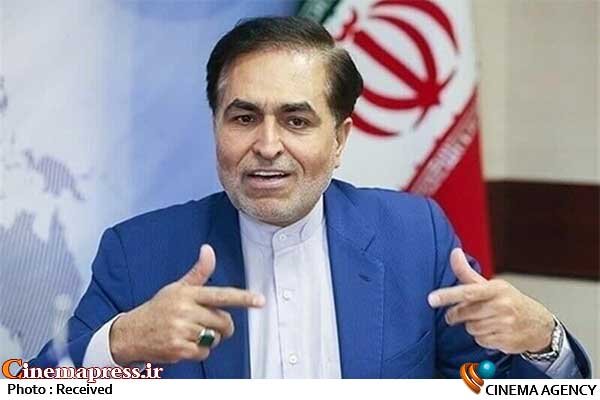 عابدینی: بعید می‌دانم در هیچ جای دنیا آئین‌نامه‌ای وجود داشته باشد که وقتی استودیوی شما با موشک زده می‌شود چگونه باید رفتار کنید!!