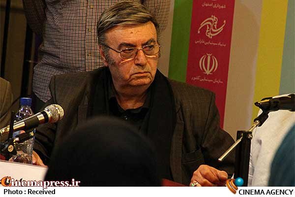 مرحوم «ناصر طهماسب» هیچ شباهتی به سلبریتیهایی که با کشور دشمنی میکنند نداشت ناصر طهماسب