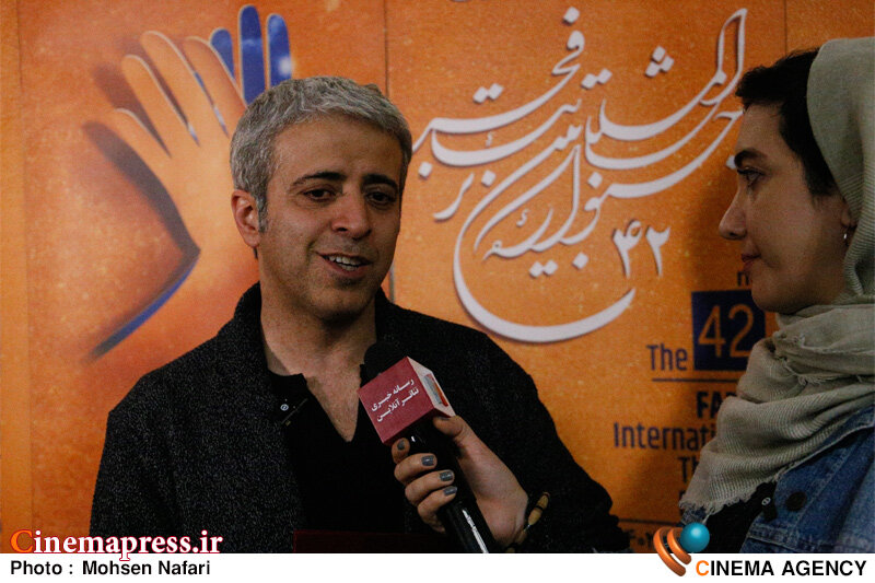 «ایوب آقاخانی» با «پرونده های جانی دالر» به رادیو میآید افتتاحیه چهل و دومین جشنواره بین المللی تئاتر فجر؛ ایوب آقاخانی