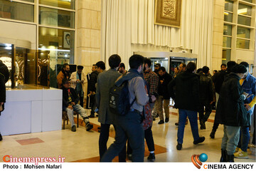 دومین روز از <a href='https://sayeb.ir/tag/%da%86%d9%87%d9%84-%d9%88-%d8%af%d9%88%d9%85%db%8c%d9%86-%d8%ac%d8%b4%d9%86%d9%88%d8%a7%d8%b1%d9%87-%d8%a8%db%8c%d9%86-%d8%a7%d9%84%d9%85%d9%84%d9%84%db%8c-%d9%81%db%8c%d9%84%d9%85-%d9%81%d8%ac%d8%b1'></div>چهل و دومین جشنواره بین المللی فیلم فجر</a>