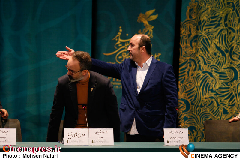 امیدوارم «خانوادهها» به «فیلمهای کودک و نوجوان» اهمیت بدهند و وقتی به «سینما» میروند فقط «فیلمهای بزرگسال» را برای دیدن انتخاب نکنند امیدوارم «خانوادهها» به «فیلمهای کودک و نوجوان» اهمیت بدهند و وقتی به «سینما» میروند فقط «فیلمهای بزرگسال» را برای دیدن انتخاب نکنند