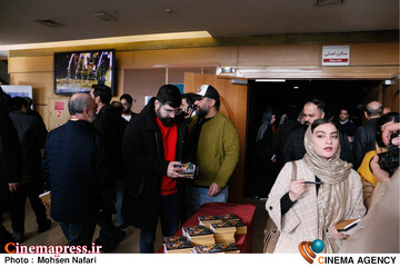روز نهم از <a href='https://sayeb.ir/tag/%da%86%d9%87%d9%84-%d9%88-%d8%af%d9%88%d9%85%db%8c%d9%86-%d8%ac%d8%b4%d9%86%d9%88%d8%a7%d8%b1%d9%87-%d8%a8%db%8c%d9%86-%d8%a7%d9%84%d9%85%d9%84%d9%84%db%8c-%d9%81%db%8c%d9%84%d9%85-%d9%81%d8%ac%d8%b1'></div>چهل و دومین جشنواره بین المللی فیلم فجر</a>