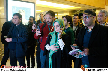 روز نهم از <a href='https://sayeb.ir/tag/%da%86%d9%87%d9%84-%d9%88-%d8%af%d9%88%d9%85%db%8c%d9%86-%d8%ac%d8%b4%d9%86%d9%88%d8%a7%d8%b1%d9%87-%d8%a8%db%8c%d9%86-%d8%a7%d9%84%d9%85%d9%84%d9%84%db%8c-%d9%81%db%8c%d9%84%d9%85-%d9%81%d8%ac%d8%b1'></div>چهل و دومین جشنواره بین المللی فیلم فجر</a>