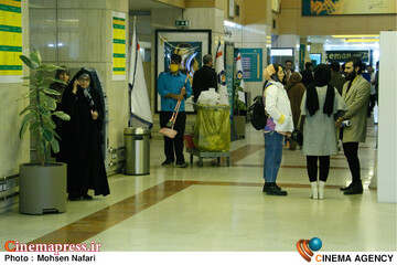 روز نهم از <a href='https://sayeb.ir/tag/%da%86%d9%87%d9%84-%d9%88-%d8%af%d9%88%d9%85%db%8c%d9%86-%d8%ac%d8%b4%d9%86%d9%88%d8%a7%d8%b1%d9%87-%d8%a8%db%8c%d9%86-%d8%a7%d9%84%d9%85%d9%84%d9%84%db%8c-%d9%81%db%8c%d9%84%d9%85-%d9%81%d8%ac%d8%b1'></div>چهل و دومین جشنواره بین المللی فیلم فجر</a>