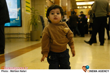 روز نهم از <a href='https://sayeb.ir/tag/%da%86%d9%87%d9%84-%d9%88-%d8%af%d9%88%d9%85%db%8c%d9%86-%d8%ac%d8%b4%d9%86%d9%88%d8%a7%d8%b1%d9%87-%d8%a8%db%8c%d9%86-%d8%a7%d9%84%d9%85%d9%84%d9%84%db%8c-%d9%81%db%8c%d9%84%d9%85-%d9%81%d8%ac%d8%b1'></div>چهل و دومین جشنواره بین المللی فیلم فجر</a>