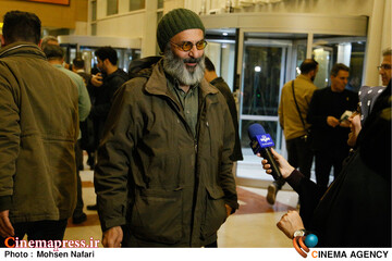 روز نهم از <a href='https://sayeb.ir/tag/%da%86%d9%87%d9%84-%d9%88-%d8%af%d9%88%d9%85%db%8c%d9%86-%d8%ac%d8%b4%d9%86%d9%88%d8%a7%d8%b1%d9%87-%d8%a8%db%8c%d9%86-%d8%a7%d9%84%d9%85%d9%84%d9%84%db%8c-%d9%81%db%8c%d9%84%d9%85-%d9%81%d8%ac%d8%b1'></div>چهل و دومین جشنواره بین المللی فیلم فجر</a>