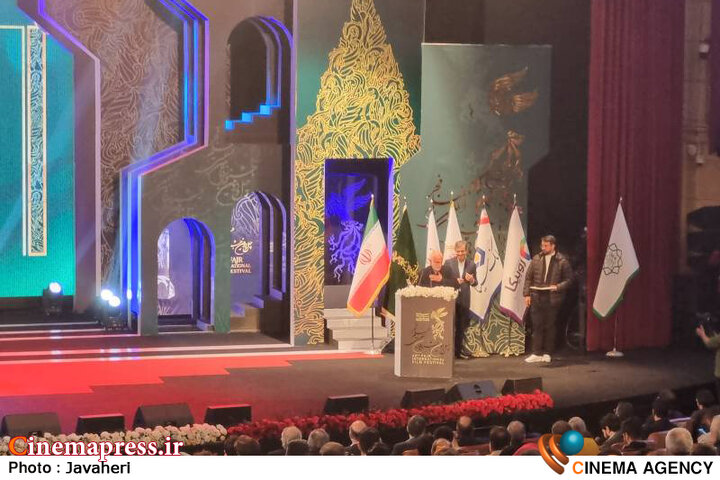 جایزه بهترین فیلم از نگاه ملی به «آسمان غرب» رسید/ «احمد» صاحب «سیمرغ بلورین گوهرشاد» شد