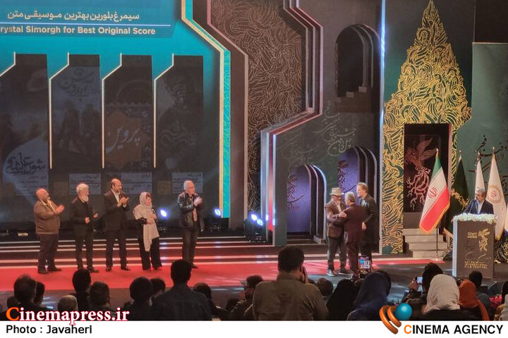«سیمرغ بلورین موسیقی متن» به «مجید انتظامی» رسید / «پرویز خان» صاحب «سیمرغ بلورین بهترین فیلم اولی» شد
