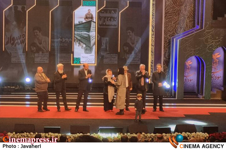 «سیمرغ بهترین کارگردانی» به «بهروز افخمی» رسید/ «مجنون» عنواندار «بهترین فیلم فجر چهل و دوم» شد!