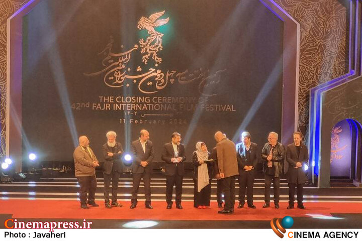 «سیمرغ بهترین کارگردانی» به «بهروز افخمی» رسید/ «مجنون» عنواندار «بهترین فیلم فجر چهل و دوم» شد!