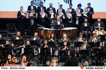 عکس/ اجرای «ارکستر سمفونیک سازمان صدا وسیما» در سی و نهمین جشنواره بین‌المللی موسیقی فجر