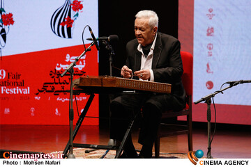 روز چهارم از <a href='https://sayeb.ir/tag/%d8%b3%db%8c-%d9%88-%d9%86%d9%87%d9%85%db%8c%d9%86-%d8%ac%d8%b4%d9%86%d9%88%d8%a7%d8%b1%d9%87-%d8%a8%db%8c%d9%86-%d8%a7%d9%84%d9%85%d9%84%d9%84%db%8c-%d9%85%d9%88%d8%b3%db%8c%d9%82%db%8c-%d9%81%d8%ac'></div>سی و نهمین جشنواره بین المللی موسیقی فجر</a>