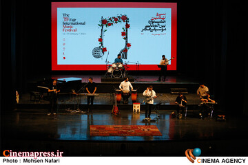 روز چهارم از <a href='https://sayeb.ir/tag/%d8%b3%db%8c-%d9%88-%d9%86%d9%87%d9%85%db%8c%d9%86-%d8%ac%d8%b4%d9%86%d9%88%d8%a7%d8%b1%d9%87-%d8%a8%db%8c%d9%86-%d8%a7%d9%84%d9%85%d9%84%d9%84%db%8c-%d9%85%d9%88%d8%b3%db%8c%d9%82%db%8c-%d9%81%d8%ac'></div>سی و نهمین جشنواره بین المللی موسیقی فجر</a>