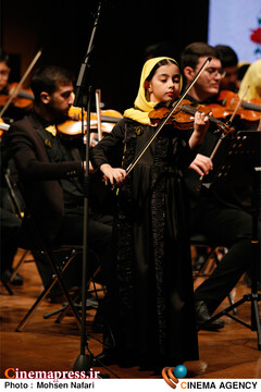 روز چهارم از <a href='https://sayeb.ir/tag/%d8%b3%db%8c-%d9%88-%d9%86%d9%87%d9%85%db%8c%d9%86-%d8%ac%d8%b4%d9%86%d9%88%d8%a7%d8%b1%d9%87-%d8%a8%db%8c%d9%86-%d8%a7%d9%84%d9%85%d9%84%d9%84%db%8c-%d9%85%d9%88%d8%b3%db%8c%d9%82%db%8c-%d9%81%d8%ac'></div>سی و نهمین جشنواره بین المللی موسیقی فجر</a>