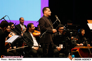 روز چهارم از <a href='https://sayeb.ir/tag/%d8%b3%db%8c-%d9%88-%d9%86%d9%87%d9%85%db%8c%d9%86-%d8%ac%d8%b4%d9%86%d9%88%d8%a7%d8%b1%d9%87-%d8%a8%db%8c%d9%86-%d8%a7%d9%84%d9%85%d9%84%d9%84%db%8c-%d9%85%d9%88%d8%b3%db%8c%d9%82%db%8c-%d9%81%d8%ac'></div>سی و نهمین جشنواره بین المللی موسیقی فجر</a>