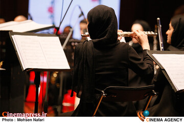 روز پنجم از <a href='https://sayeb.ir/tag/%d8%b3%db%8c-%d9%88-%d9%86%d9%87%d9%85%db%8c%d9%86-%d8%ac%d8%b4%d9%86%d9%88%d8%a7%d8%b1%d9%87-%d8%a8%db%8c%d9%86-%d8%a7%d9%84%d9%85%d9%84%d9%84%db%8c-%d9%85%d9%88%d8%b3%db%8c%d9%82%db%8c-%d9%81%d8%ac'></div>سی و نهمین جشنواره بین المللی موسیقی فجر</a>