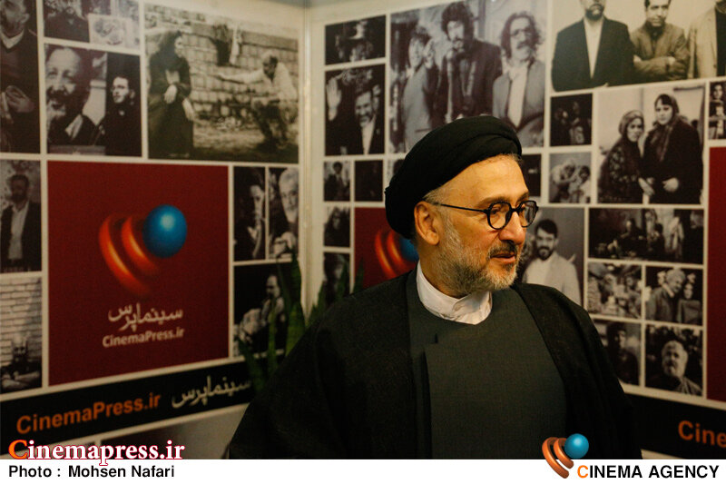 «فیلم سینمایی» باید از نظر هنری و فنی در سطح «آثار جهانی» باشد و با پیشرفتهای سینمای دنیا همگام شود/ بدون وجود «جنبه هنری» فیلم سینمایی عملاً نمیتواند عنوان «فیلم سینمایی» را داشته باشد «فیلم سینمایی» باید از نظر هنری و فنی در سطح «آثار جهانی» باشد و با پیشرفتهای سینمای دنیا همگام شود/ بدون وجود «جنبه هنری» فیلم سینمایی عملاً نمیتواند عنوان «فیلم سینمایی» را داشته باشد