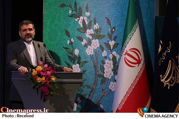 هنرهای تجسمی در شاخههای مختلف خود موجب رونق سایر بخشهای هنری است/ هیچ محدودیتی در حمایت نداریم و نخواهیم داشت هنرهای تجسمی در شاخههای مختلف خود موجب رونق سایر بخشهای هنری است/ هیچ محدودیتی در حمایت نداریم و نخواهیم داشت