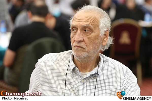 آنهایی که سالها از امکانات تلویزیون و سینما بهرهمند بودند و امروز نهتنها سکوت کردهاند بلکه گاه بهنظر میرسد از این وضعیت چندان هم ناراحت نیستند! آنهایی که سالها از امکانات تلویزیون و سینما بهرهمند بودند و امروز نهتنها سکوت کردهاند بلکه گاه بهنظر میرسد از این وضعیت چندان هم ناراحت نیستند!