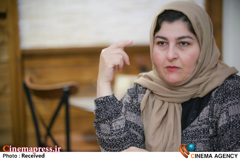 میخواهیم مخاطبان نمایشمان به این نتیجه برسند که باید چرخه تکراری مرور خاطرات تلخ گذشته را بشکنند و با امید به فردا نگاه کنند میخواهیم مخاطبان نمایشمان به این نتیجه برسند که باید چرخه تکراری مرور خاطرات تلخ گذشته را بشکنند و با امید به فردا نگاه کنند