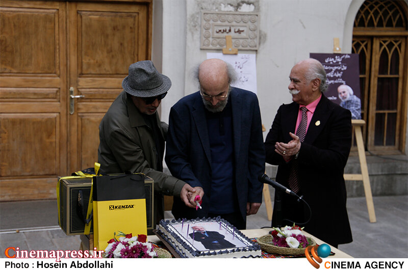 «سینما» دست از سر من برنخواهند داشت/ با وجود وضعیت جسمی قصد دارم فیلم «زندان دوستان داشتنی» و سریال «سوسکها کابوس ابدی من» را بسازم! «سینما» دست از سر من برنخواهند داشت/ با وجود وضعیت جسمی قصد دارم فیلم «زندان دوستان داشتنی» و سریال «سوسکها کابوس ابدی من» را بسازم!