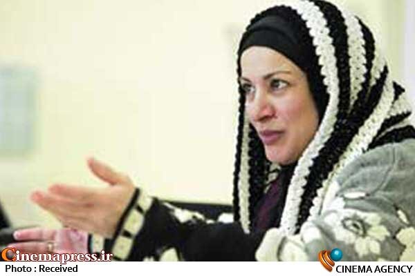 «هنر کارت» مدت ها است که هیچ ثمره و عایدی ندارد/ امیدوارم «دولت جدید» تدبیری برای رفع «معضلات معیشتی هنرمندان» داشته باشد فرحناز منافی ظاهر