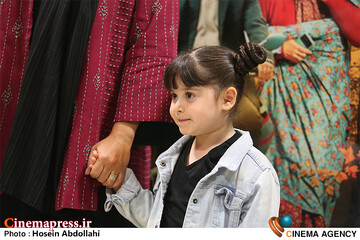 اکران فیلم خجالت نکش 2