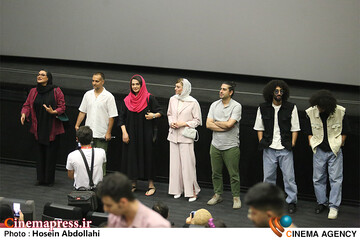 اکران فیلم خجالت نکش 2