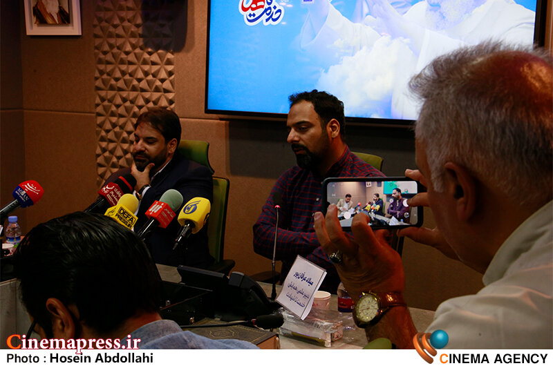 عرفانپور: چون انگیزه شرکت کنندگان در فراخوان شعر «حماسه خدمت» از دل آنان برخاسته میتواند این همایش را به شیوه متفاوت جذاب کند نشست خبری نخستین «همایش بین المللی شعر خدمت تا شهادت»؛ میلاد عرفانیان