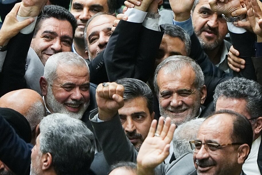 تصویر «شهید هنیه» بر دیوارنگار «میدان فلسطین» نقش بست اسماعیل هنیه