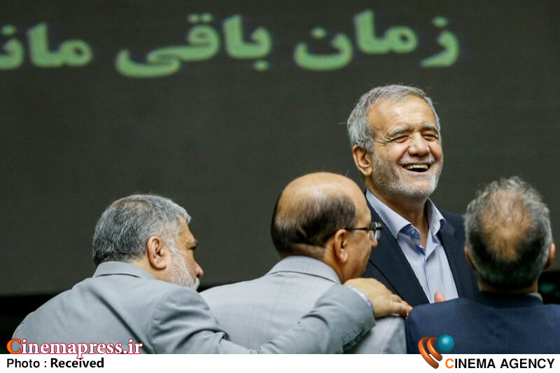 دولت «ارز اربعین» را ۲ میلیون تومان گرانتر از بازار آزاد به «زائران حسینی» میفروشد!! دولت «ارز اربعین» را ۲ میلیون تومان گرانتر از بازار آزاد به «زائران حسینی» میفروشد!!