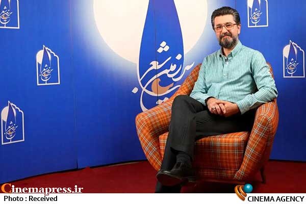 فصل جدید «سرزمین شعر» با اجرای «امیرحسین مدرس» به تلویزیون میآید فصل جدید «سرزمین شعر» با اجرای «امیرحسین مدرس» به تلویزیون میآید