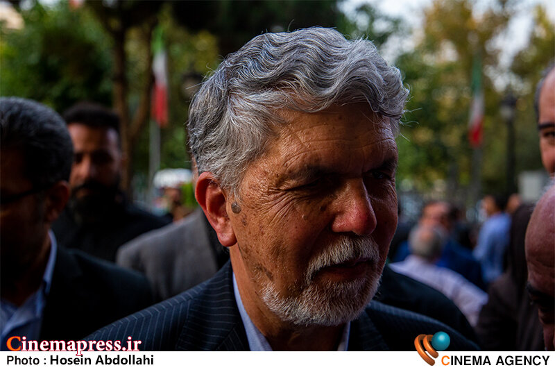 مسئولان صدای مردم را بشنوند/ مسئولین باید توجه کنند که فقط در کلونی خود فکر و صحبت نکنند آیین تکریم و معارفه وزیر فرهنگ ارشاد اسلامی؛ سیدعباس صالحی