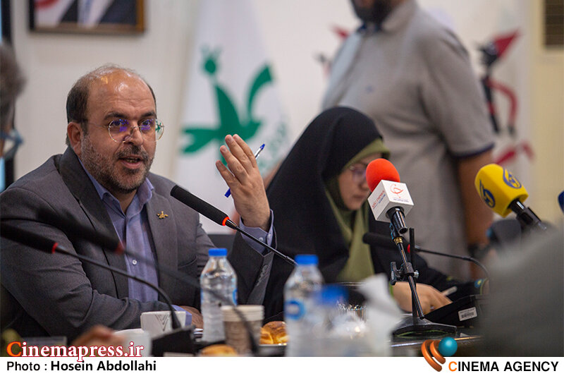 فلاح: در حوزه «نمایش کودک و نوجوان» با فقر بسیار جدی روبرو هستیم/ کمتر نهادی است که ورود جدی به «تئاتر کودک و نوجوان» داشته باشد فلاح: در حوزه «نمایش کودک و نوجوان» با فقر بسیار جدی روبرو هستیم/ کمتر نهادی است که ورود جدی به «تئاتر کودک و نوجوان» داشته باشد