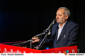 باید زمینه شناخت و معرفت «خداوند» را برای «دانش‌آموزان» فراهم آوریم/ «مدیر مدرسه» باید بداند که اقامه نماز و فراهم‌سازی محیط مناسب برای آن از اصلی‌ترین مسئولیت‌های اوست