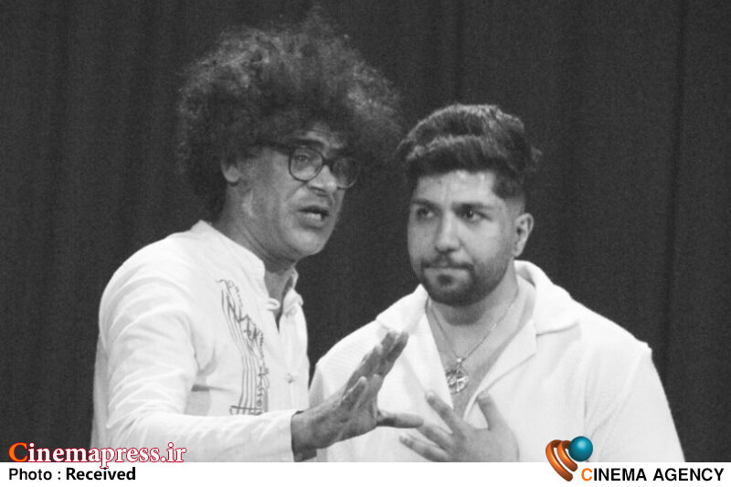اگر «نهادهای دولتی» در بحث «خریداری بلیت برای کارکنانشان» اقدام کنند میتوانیم شاهد رونق بسیار زیاد نمایشها باشیم محمدرضا حیدری؛ نمایش «کلاس بازیگری»