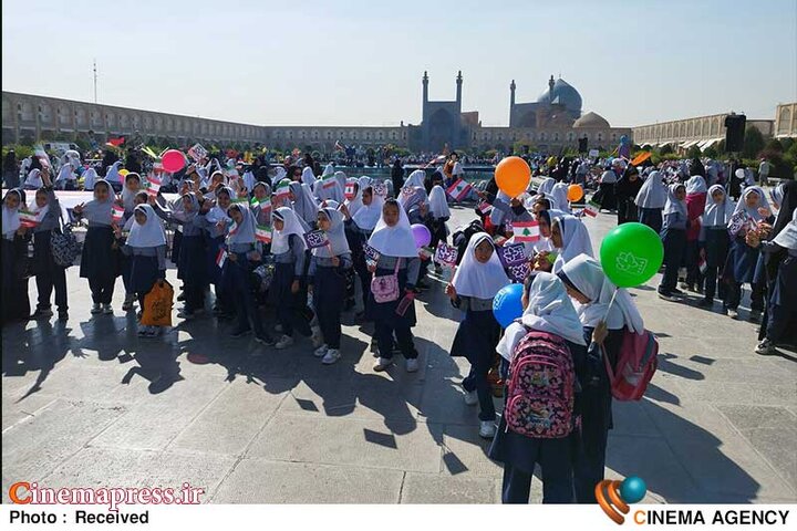 از بی‌برنامگی و انفعال رسانه‌ای در بازتاب «گردهمایی ده هزار نفری دانش آموزان» تا طرح مجدد یک ابهام همیشگی به واسطه «تابستان همان سال»!