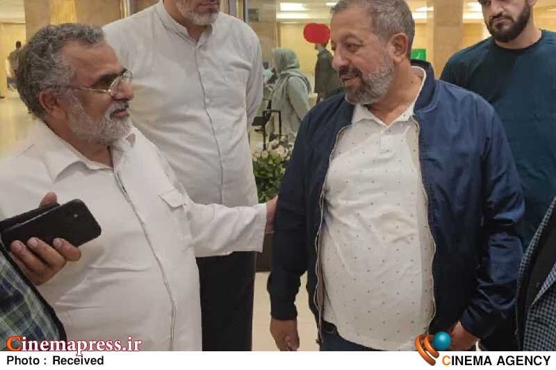 هر «فیلم» نیاز به یک «تیم منسجم» دارد/ «تلویزیون» بودجههایی برای تولید آثار فراهم میکند اما دغدغهای درباره «کیفیت پخش» و «جذب مخاطب» ندارد حاج علی ابوزید؛ جواد شمقدری