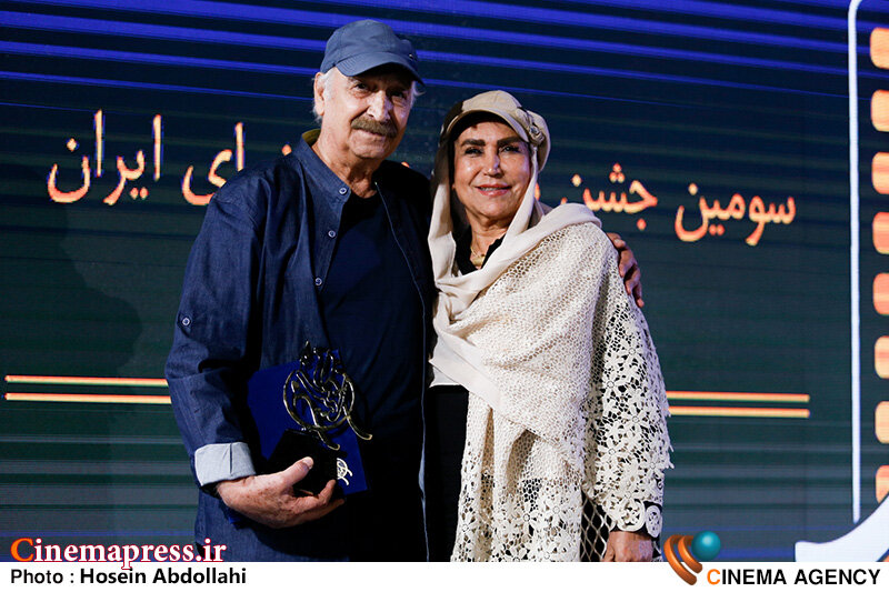 «نویسندگان» خوب «حمایت» نمیشوند/ اگر «متن خوب» وجود داشته باشد حتی اگر «عوامل سازنده» هم متوسط باشند «کار» باز هم «موفق» خواهد شد اختتامیه سومین جشن مهر سینمای ایران؛ محمود پاکنیت