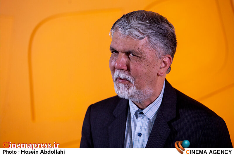 «مراودات فرهنگی» زیر بنای  روابط «سیاسی» و «اقتصادی» است/ هرمقدار در مسائل «فرهنگی» پیشرفت کنیم روابط «سیاسی» و «اقتصادی» پایدارتر باقی میماند پنجمین روز «چهل و یکمین جشنواره بینالمللی فیلم کوتاه تهران»؛ سید عباس صالحی صالحی