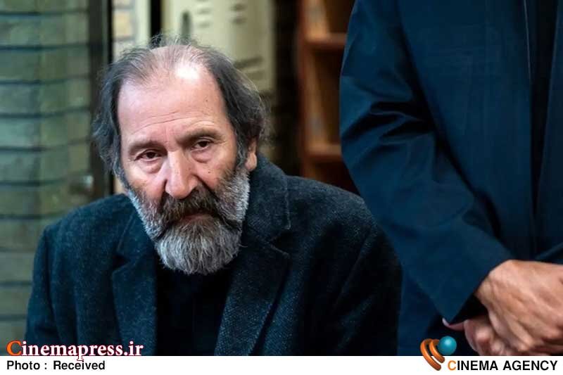«اکبر عبدی» ابدی شد و زخمی بر دل و جانم گذاشت و جای خالیاش در مقابل دیدهگانم و آینده سلمان به حسرتی بزرگ بدل گشت «اکبر عبدی» ابدی شد و زخمی بر دل و جانم گذاشت و جای خالیاش در مقابل دیدهگانم و آینده سلمان به حسرتی بزرگ بدل گشت