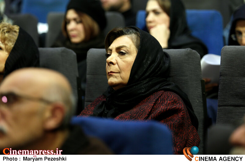 «رسالت سینما» عوض شده است/ «شایستهسالاری» از بین رفته است/ متأسفانه نسل جدید هنرمندان «ماندگار» نیستند و میآیند و میروند! روز دوم هجدهمین جشنواره سینما حقیقت 19 آذر 1403؛ مهوش وقاری