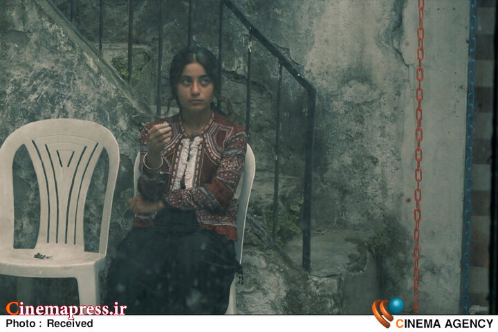 از حضور گروه سرودی که آوای حمایت از «غزه و لبنان» را به خانه جشنواره آورد تا رونمایی از دستاورد فمینیستی «اوج» و اثر چرک و سیاه «مرکز گسترش»