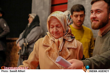 مراسم رونمایی از سریال تنها گریه کن