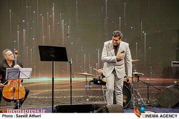 مراسم رونمایی از سریال تنها گریه کن