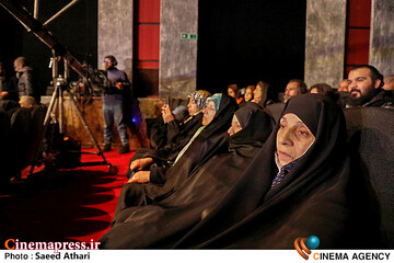 مراسم رونمایی از سریال تنها گریه کن